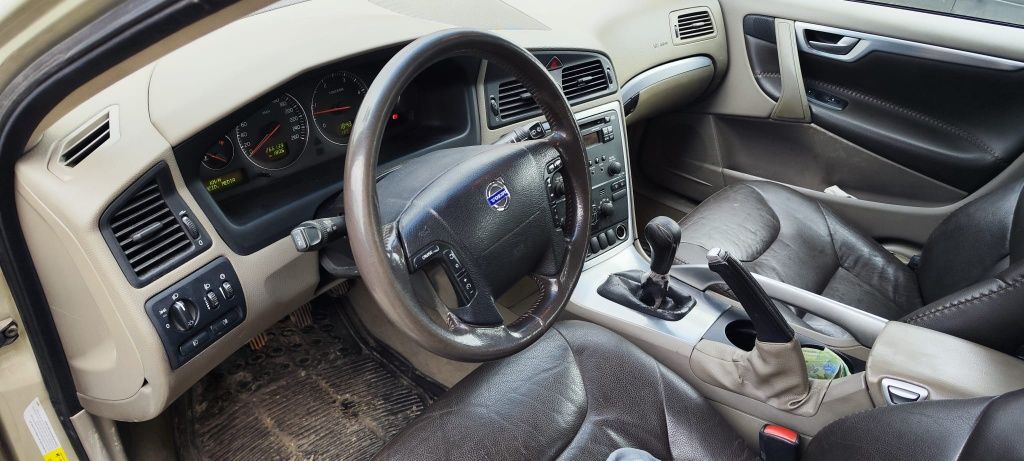 VOLVO XC70 2.4d AWD 185 cv