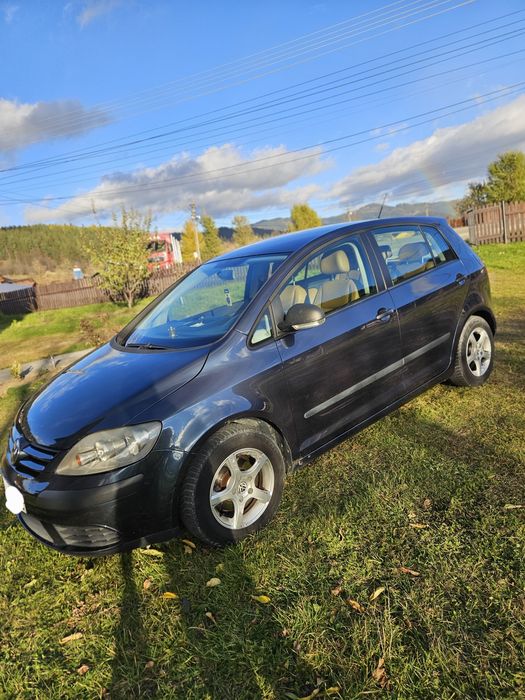 Vând Golf 5 Plus