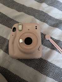 Instax 11 mini polaroid (фотоаппарат)