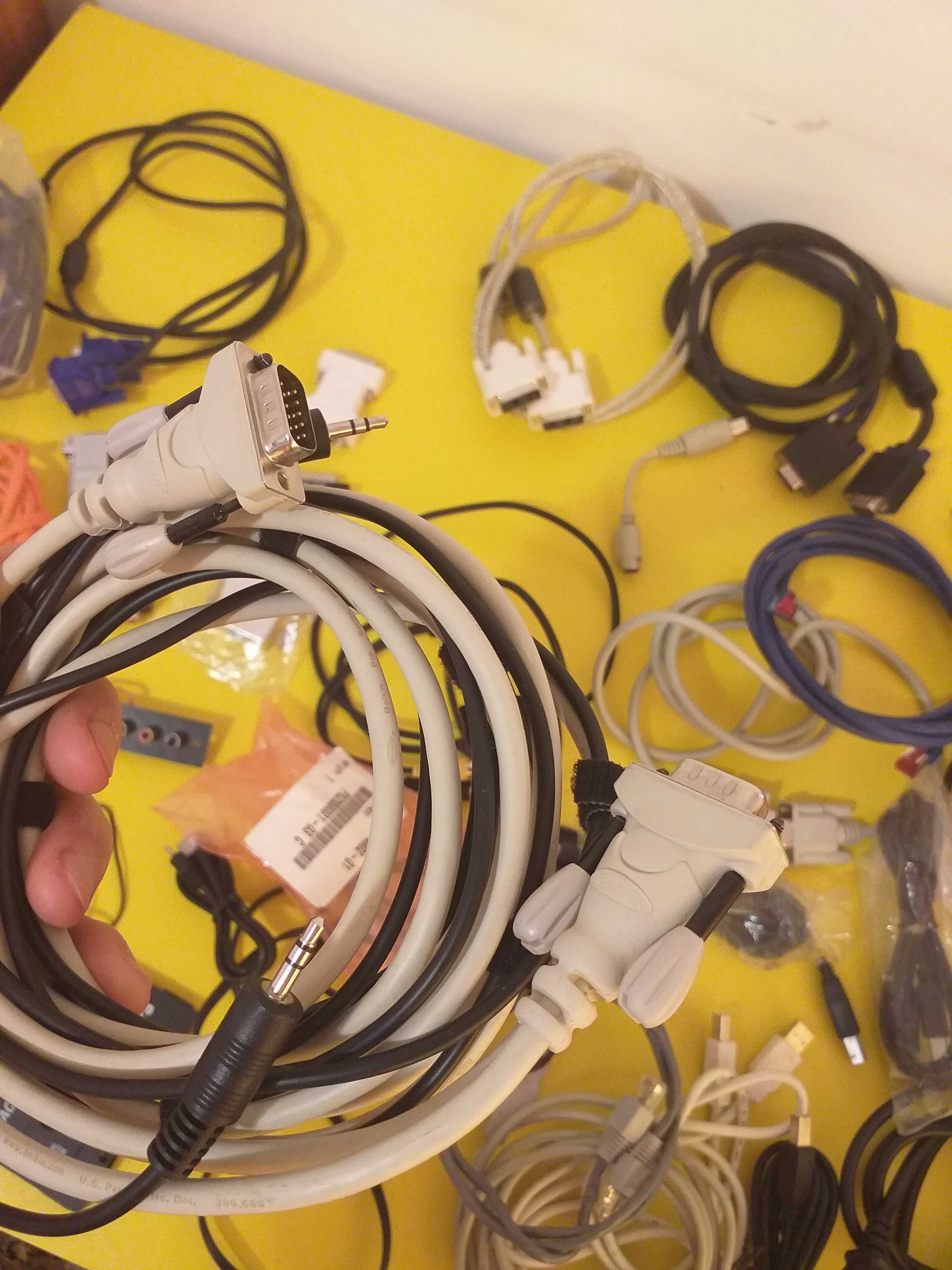 50 Cabluri diferite tipuri/mufe pt pc,rca,electr. Etc