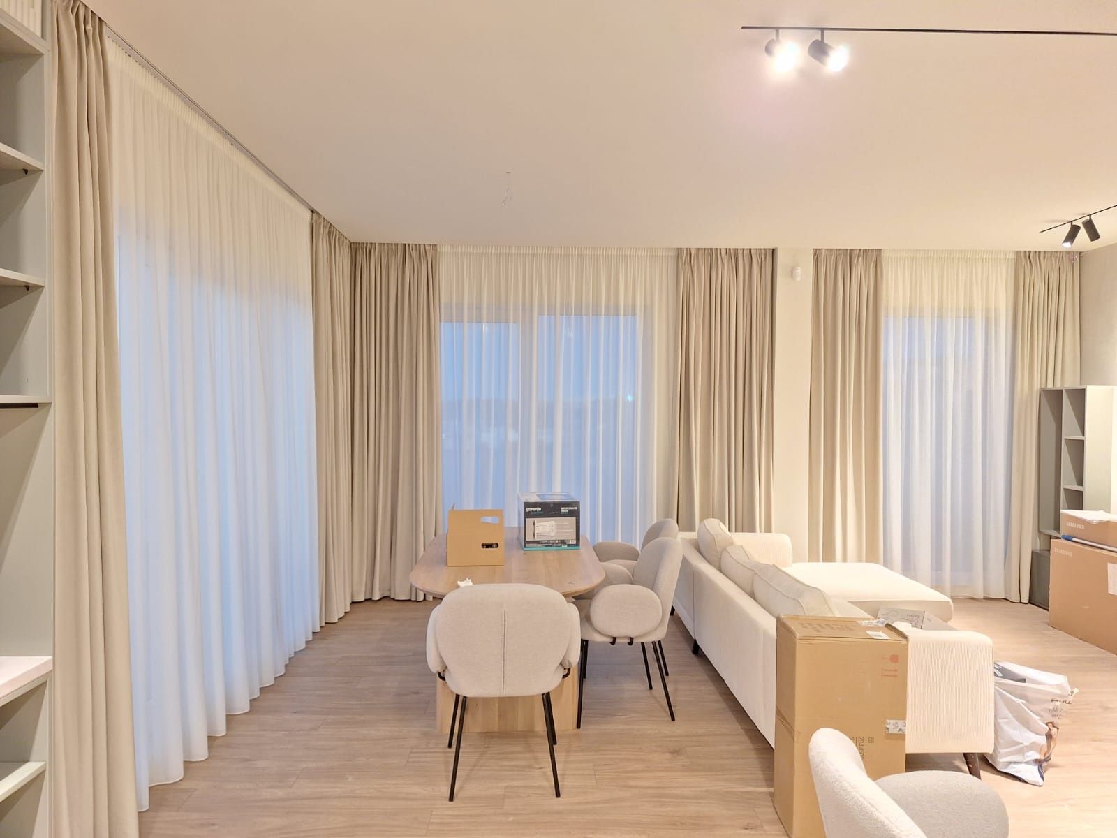 Perdele si dralerii pentru regim hotelier