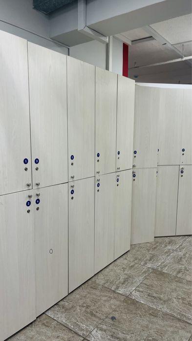 Продам б/у шкафчики для тренировок