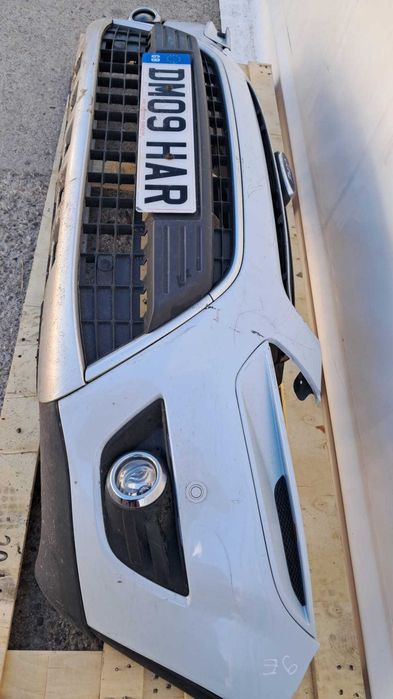 bara fata Ford KUGA an 2009