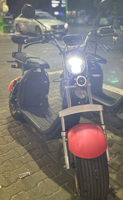 De vanzare, scuter electric (moped)