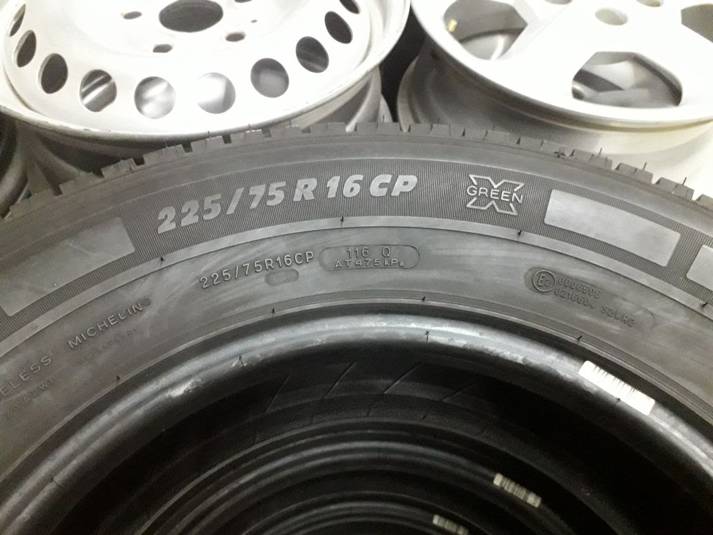 Почти Нови Michelin 225/75/R16 CP-4бр дот 2619