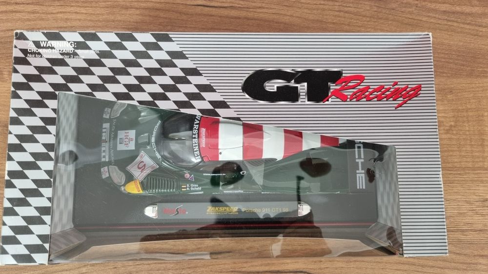 Porsche 911 GT1 1:18 Maisto la cutie