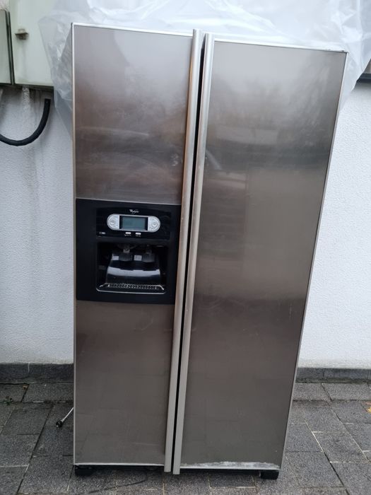 Whirlpool side by side cu dozator si gheață