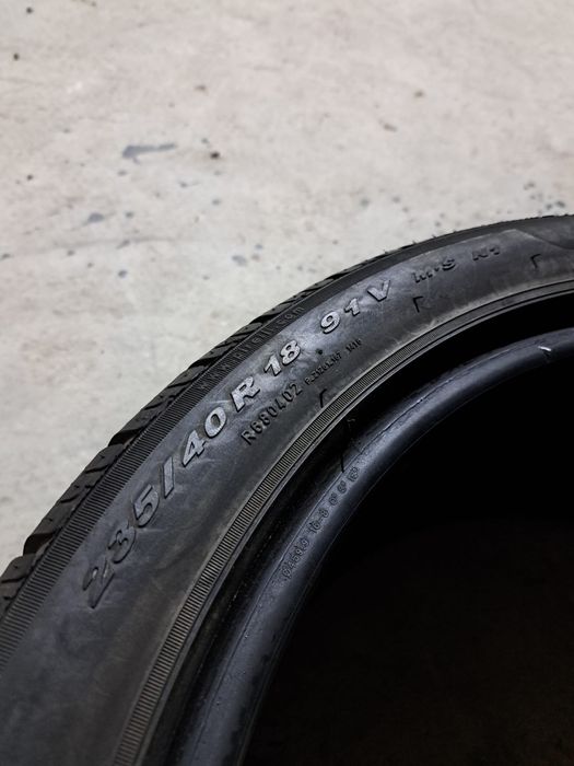 2 anvelope iarnă 235 40 r18 Pirelli