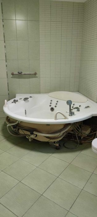 vand cada de baie, rotunda, de colt, cu hidromasaj, model premium