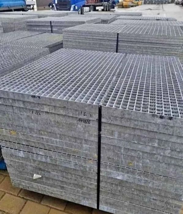 Vând grătare zincată orice model și orice dimensiune trepte pentru scă