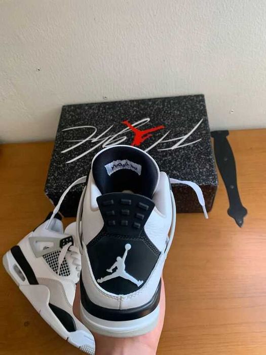Jordan 4 Retro Military Black EU.40