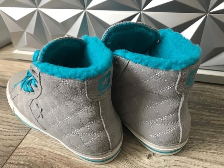 НОВИ Converse 35,36 естествен велур