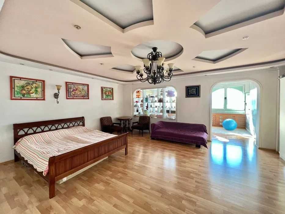 Элитная 5-комнатная квартира 182 м² в центре Мирабад Айбек