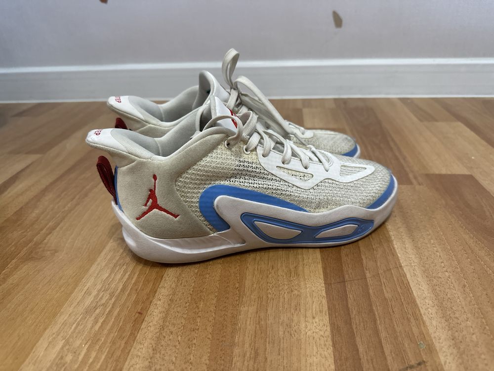 Баскетбольные кроссовки Jordan JT 1