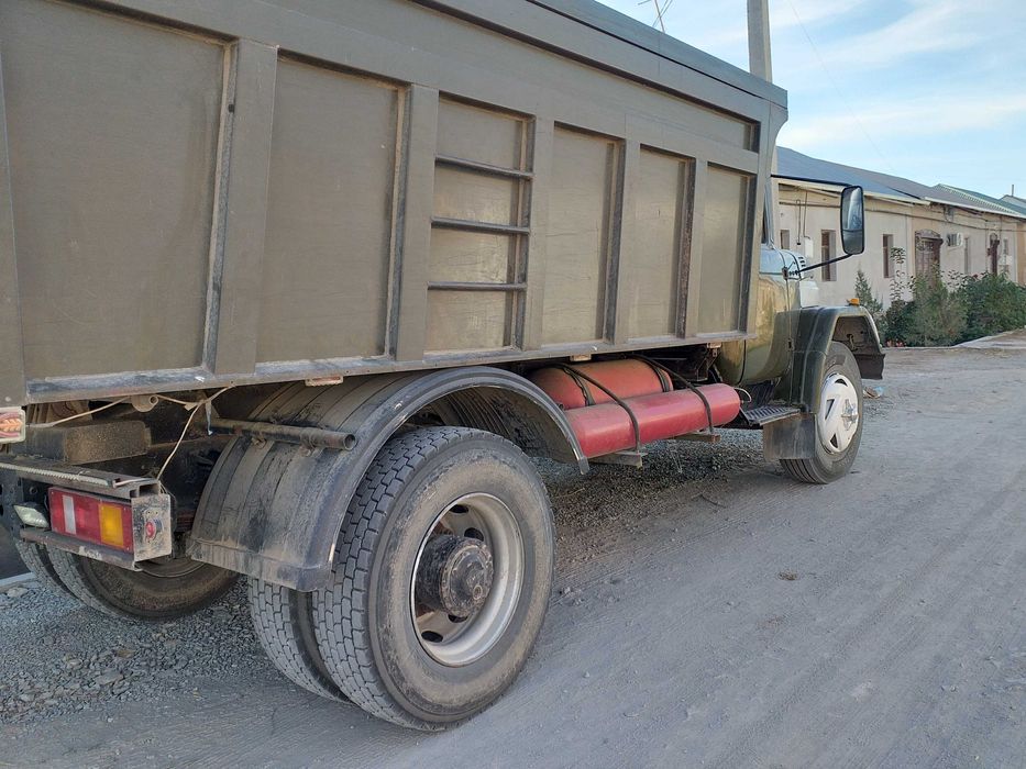 Zil 131 sotiladi