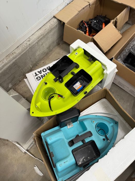 Лодка за захранка ,резервни части