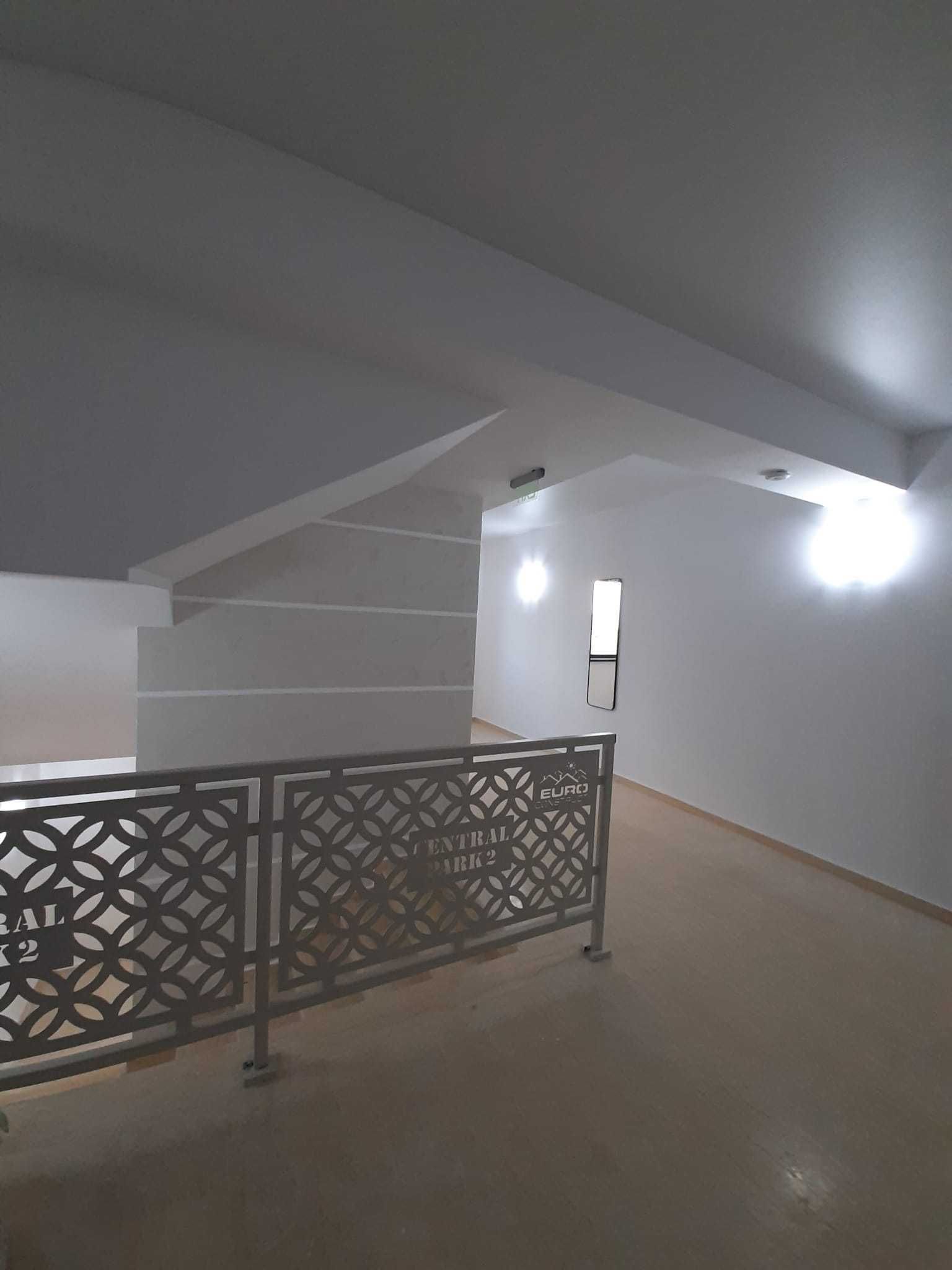 Închiriez apartament cu o camera Central Park 350 Euro negociabil