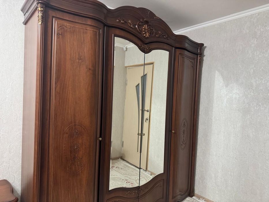 спальний гарнитур дерево