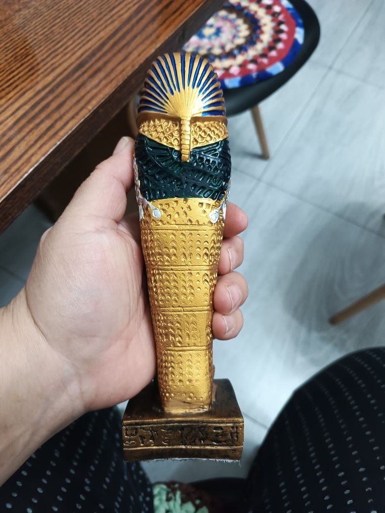 Статуэтка фараон