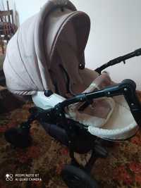 Бебешка количка в отлично състояние и минимални следи от употреба