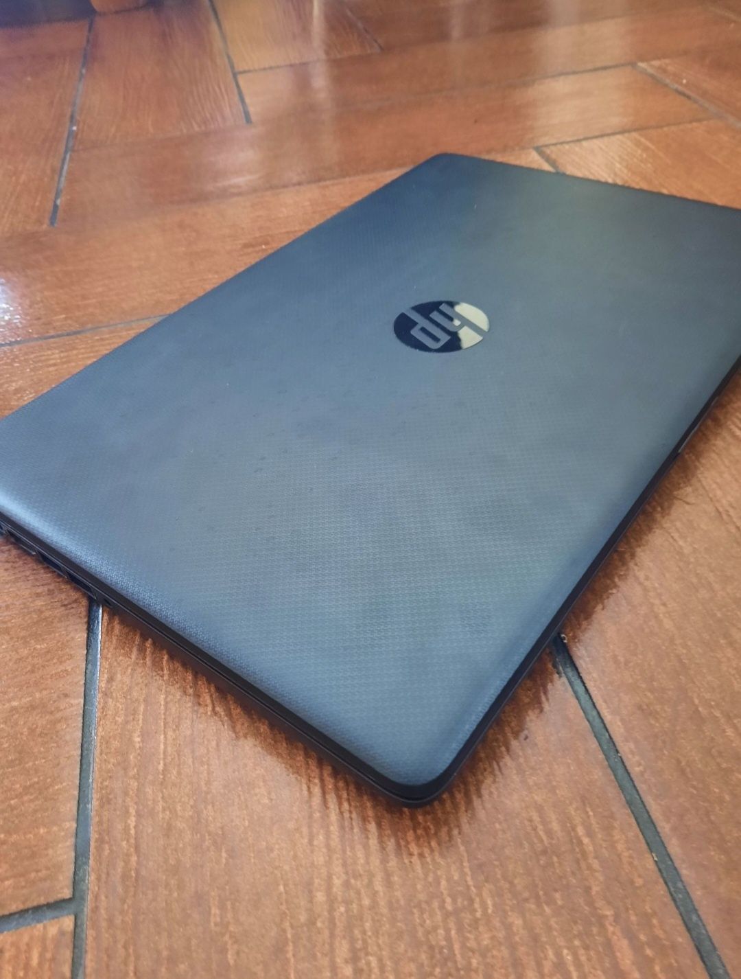 Laptop HP AMD Ryzen 5