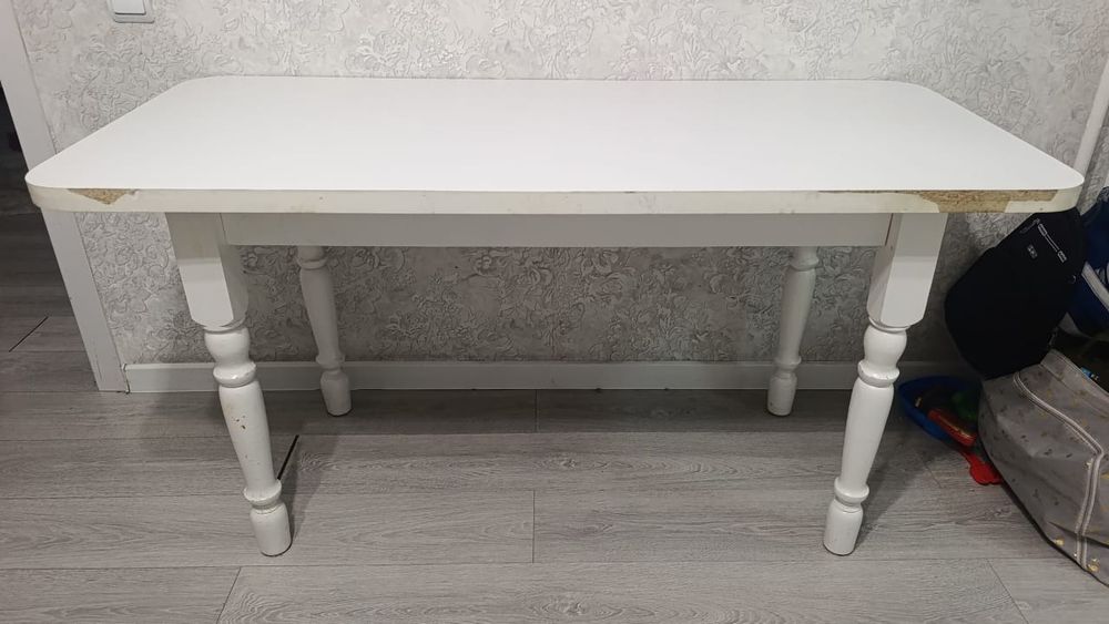 Стол кухонный нестандартный