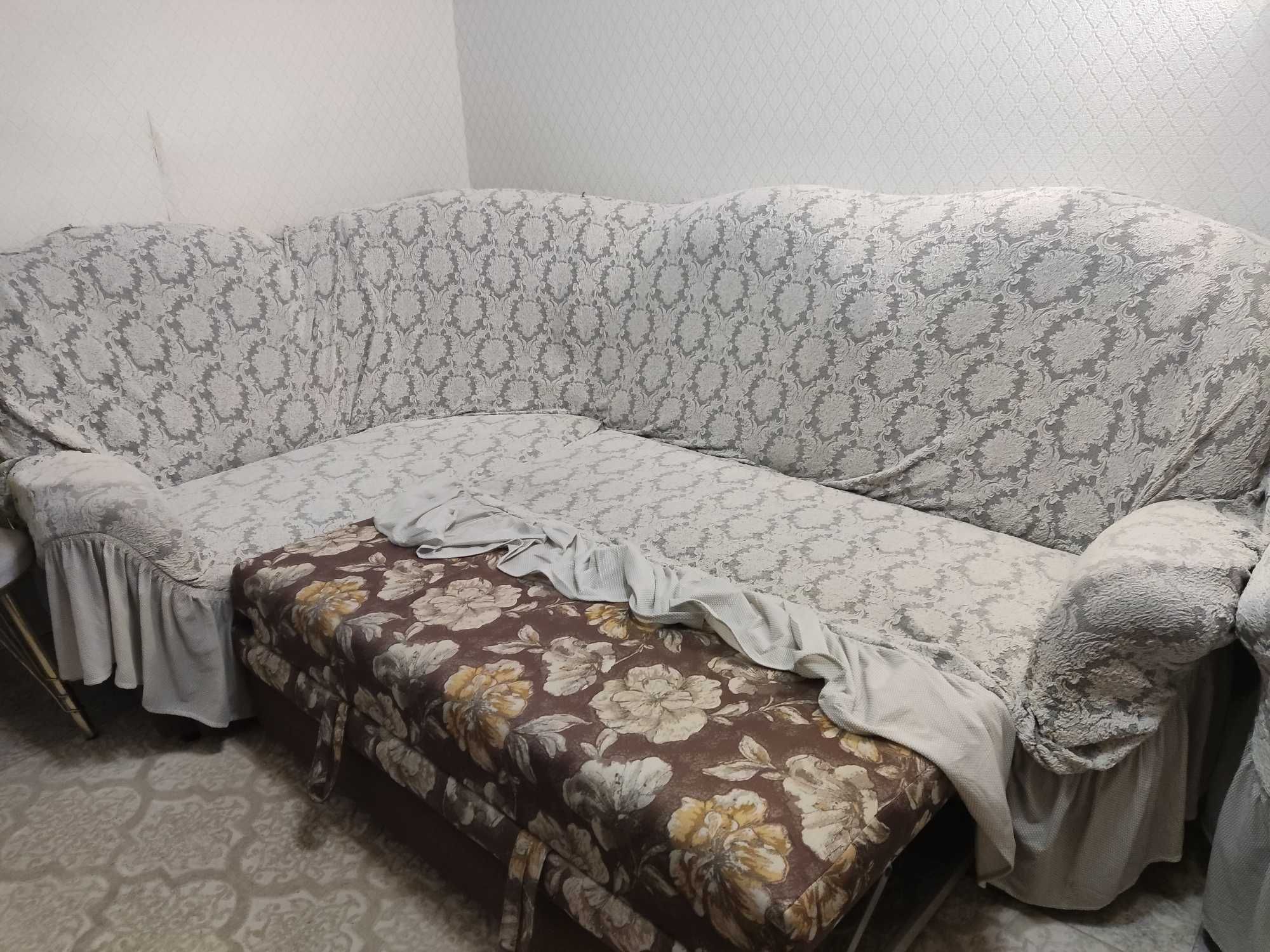 Уголок , двухспальной диван и кресло