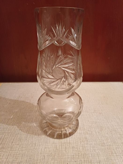 Стара кристална ваза