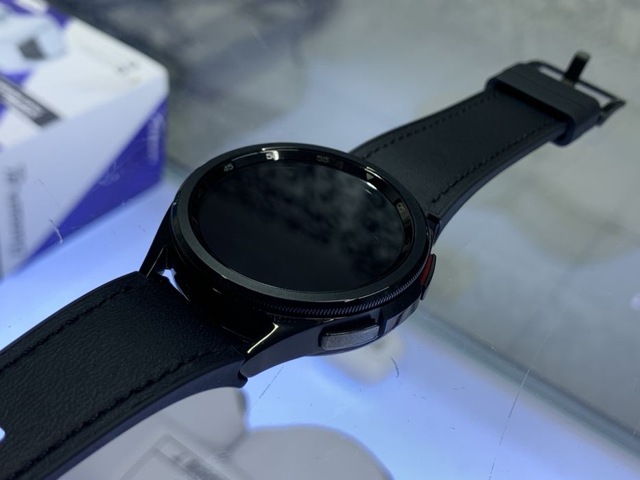Смарт часы Samsung watch 6 classic  43mm отличное состояние