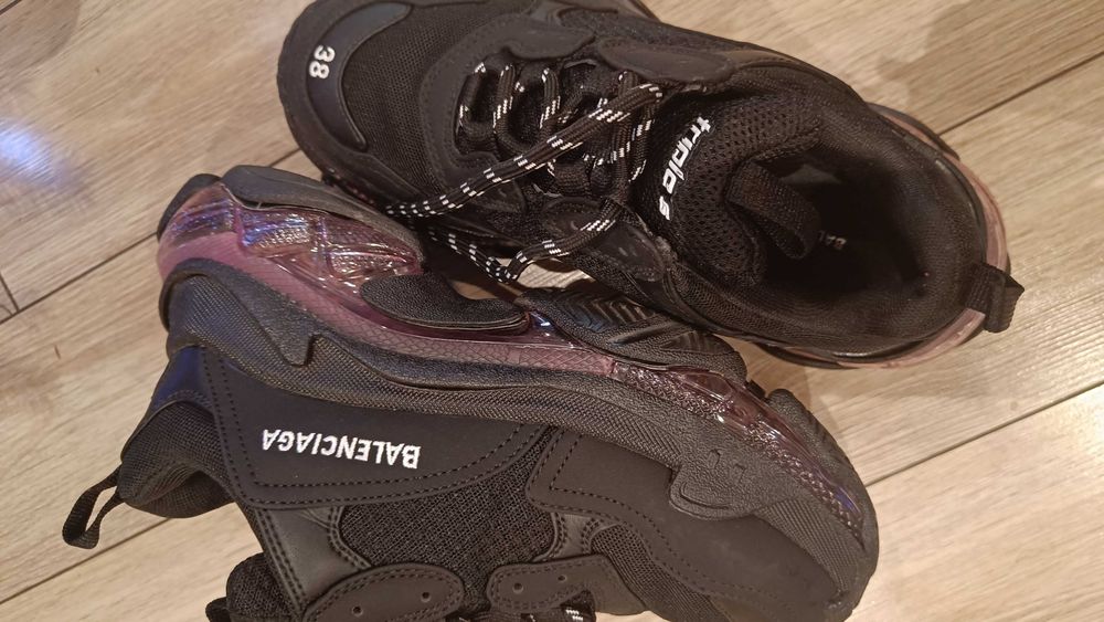 Черни маратонки Balenciaga Triple S