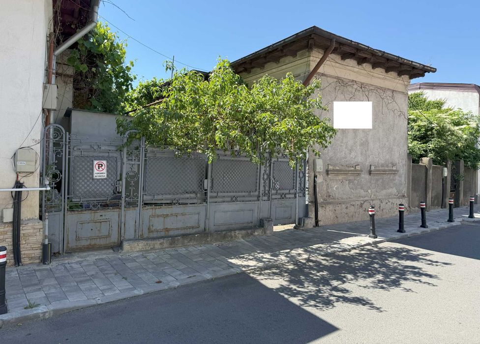 De vanzare casa si teren 300 mp zona Popa Nan (Mecet nr.40)