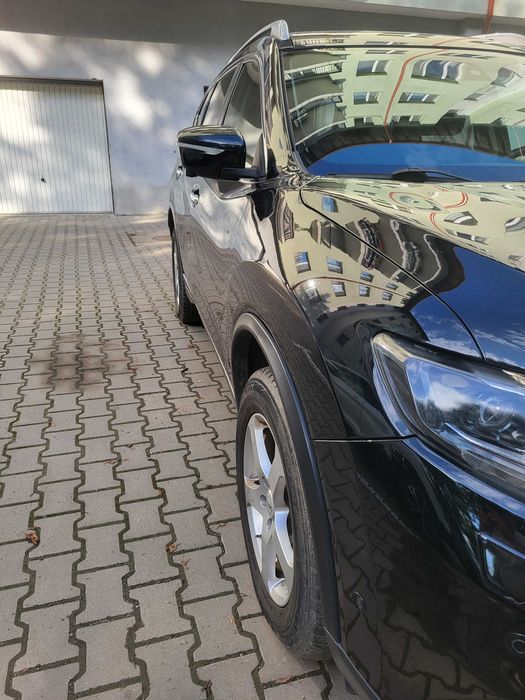 Il Nissan X-Trail Tekna 1.6 păstrat întotdeauna bine în garaj