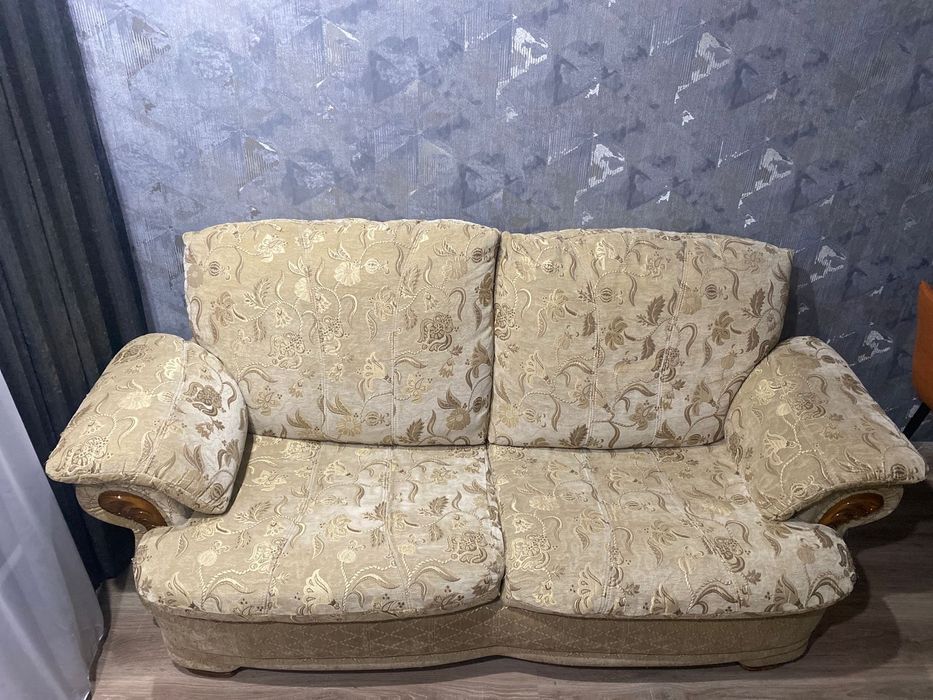 Диван в хорошем состоянии