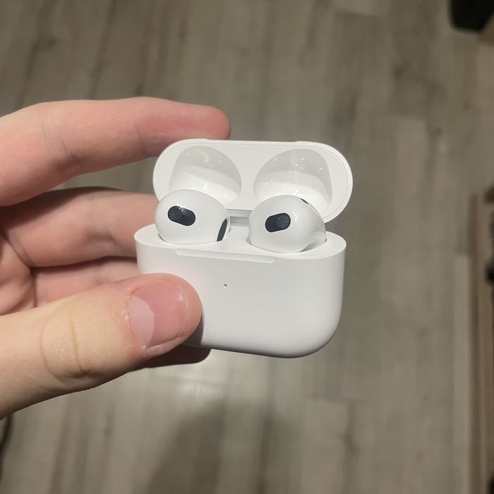 AirPods 3 поколения