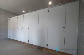 Монтаж HPL панелей — для перегородок, коридоров и дверей