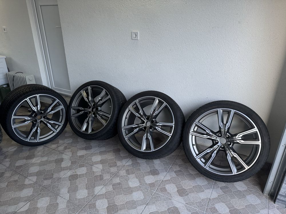 JANTE BMW X6 G06 , X5 G05 R22 cu anvelope iarna Pirelli