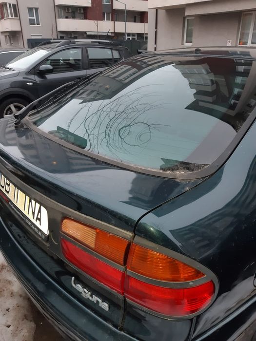 Renault Laguna an fabricație  1999