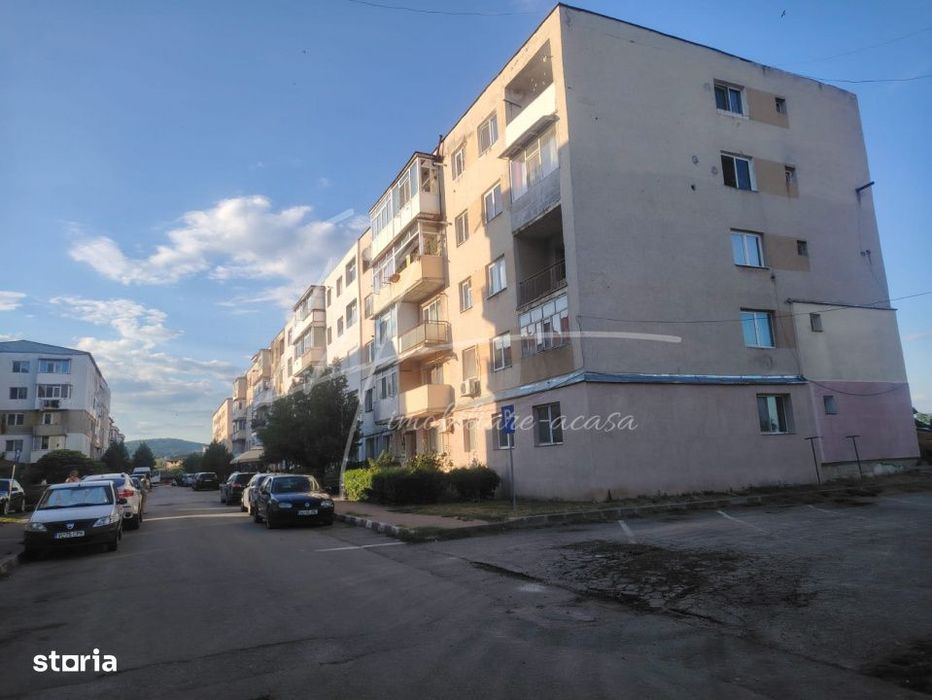 De vanzare –apartament situat in Babeni, judetul Valcea