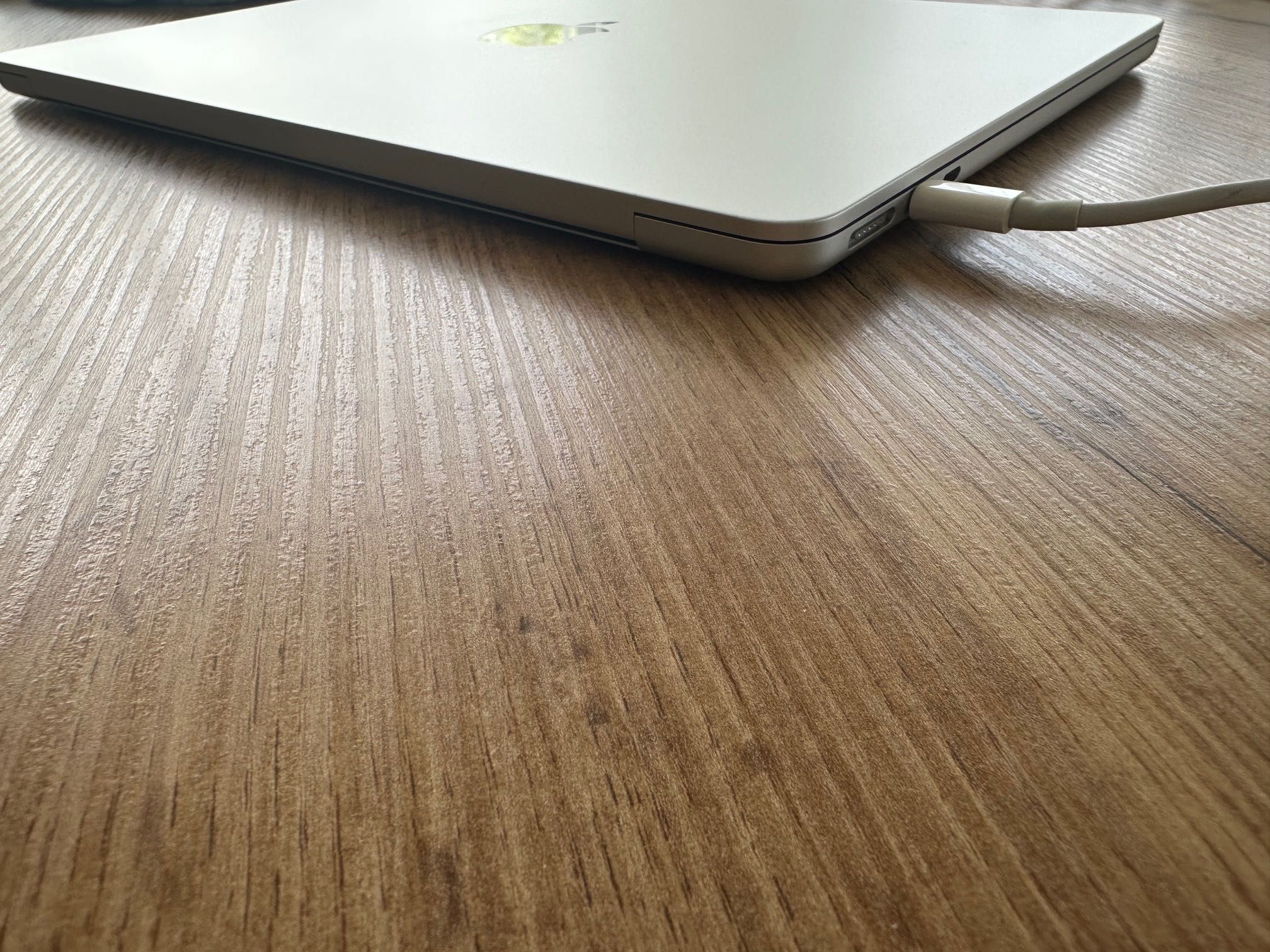 MacBook Air 13" M2 Chip 8-CPU, 10-GPU, 16RAM, 1TB SSD,ГАРАНЦИЯ 5.2027г