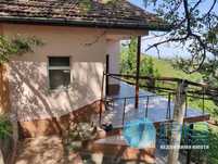 Вила с панорама към града, м.Чашка