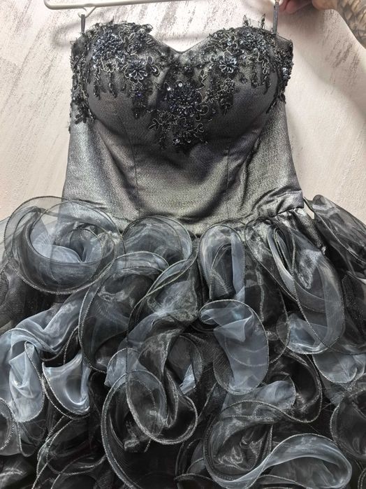 Абитуриентска рокля