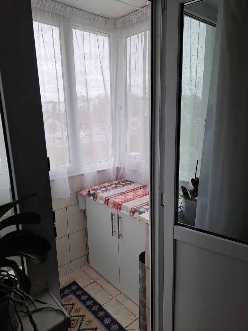 Apartament 3 camere, 52 mp,zona Milcov