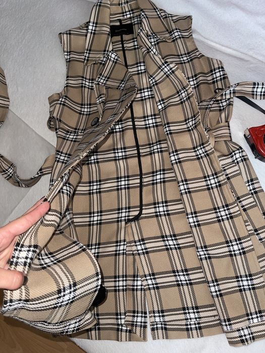 Vesta tip sacou rochita, Stradivarius