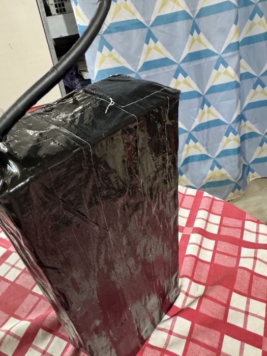 Vând baterie 20Ah 60v