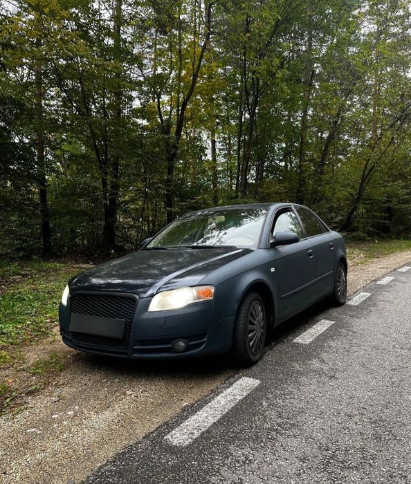 Vând a4 b7 URGENT . Fiscal pe loc