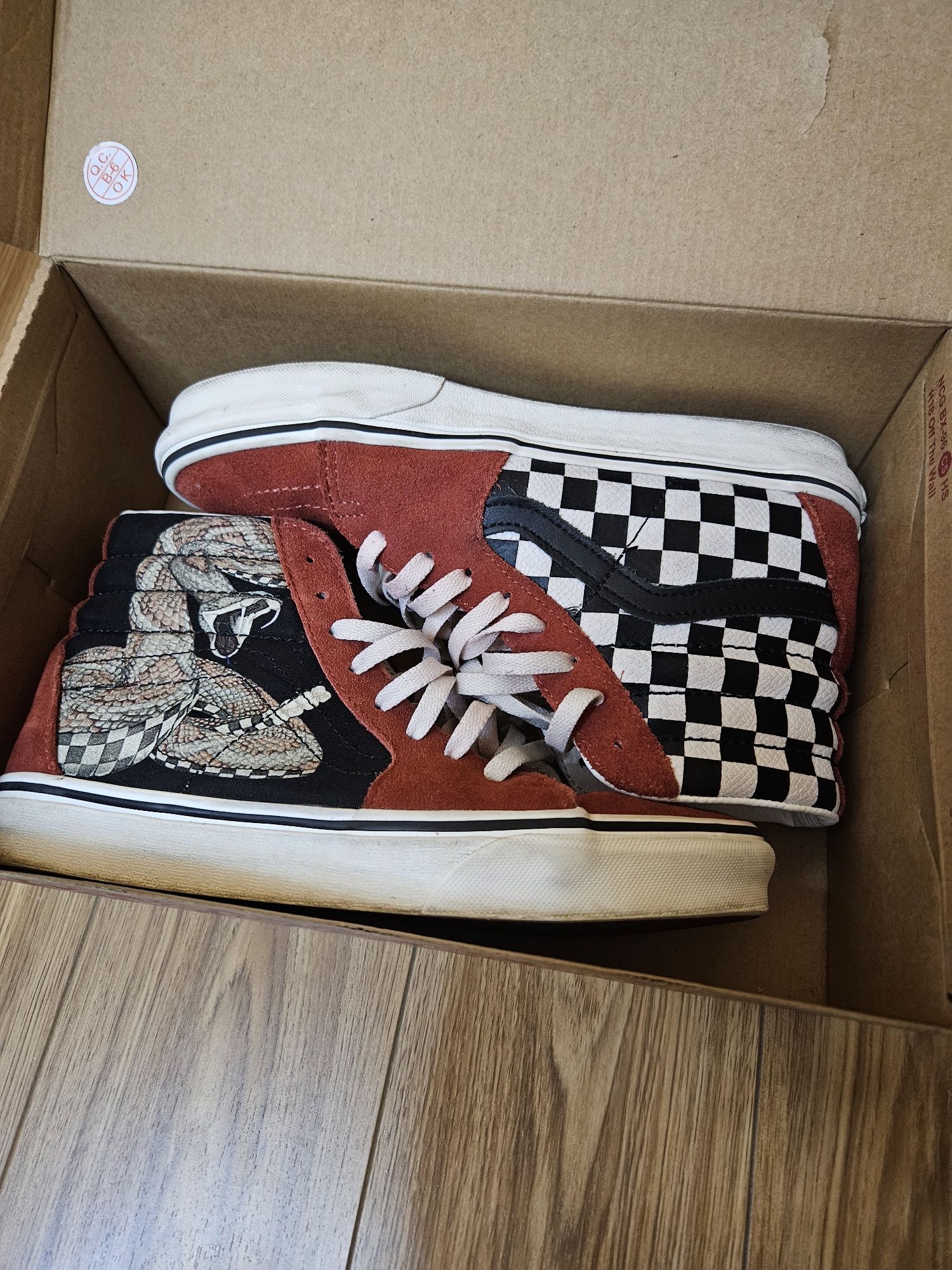 Vând sneaker înalt Vans