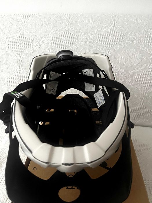 MTB каска Urge Trailhead white L/XL