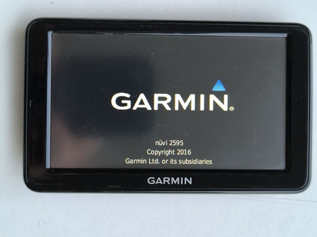 Навигация Garmin nuvi 2595LM със зарядно GTM 36 traffic