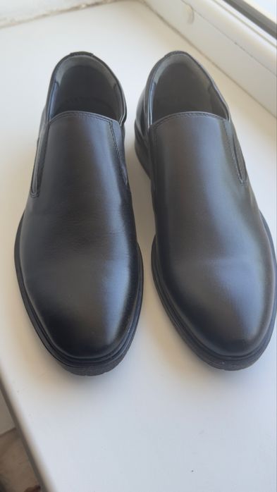 Продам 41 размер обувь мужской