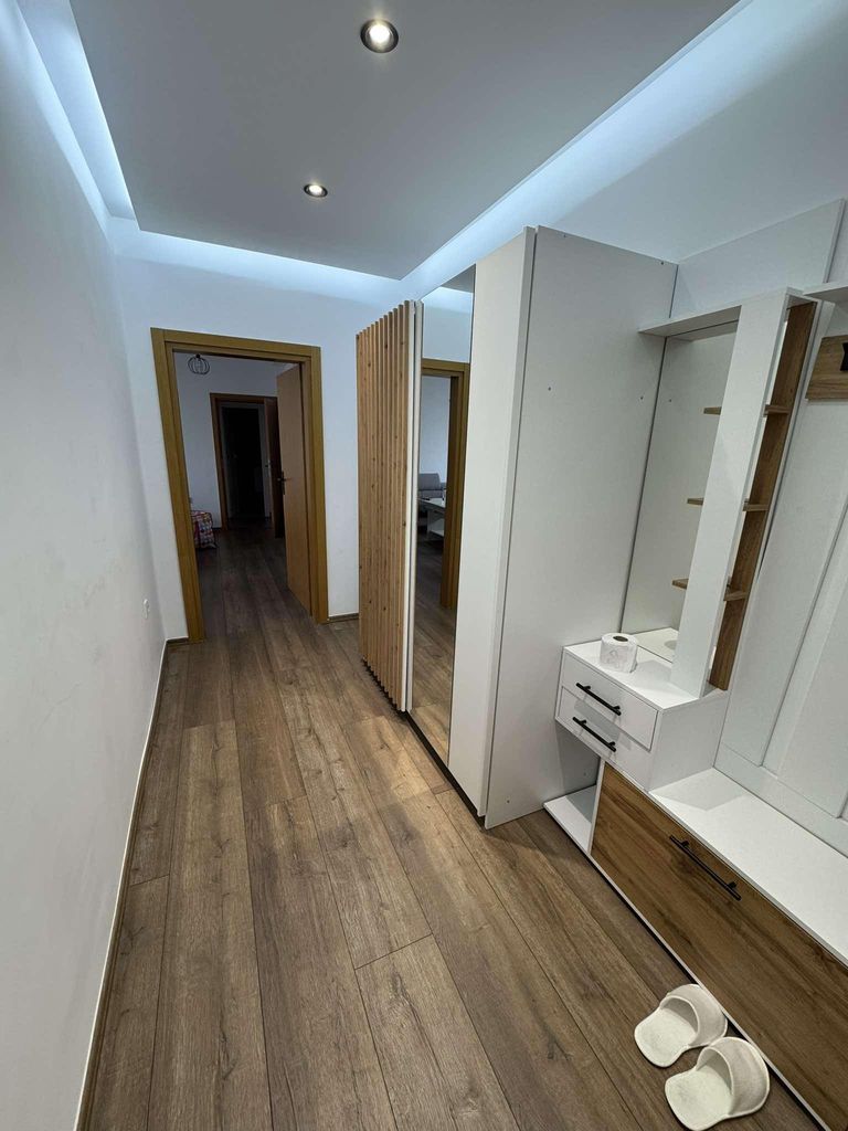 Дава се под наем Тристаен апартамент в Пловдив, Център - 110 кв.м за 600 € - Снимка #8
